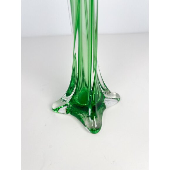 Vintage MCM emerald green art glass bud vase - twisted glass, footed - Picture 7 of 9